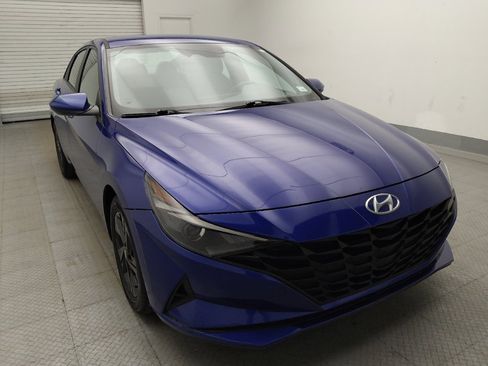 Used 2023 Hyundai Elantra SEL w/ Preferred Accessory Package FWD image 14