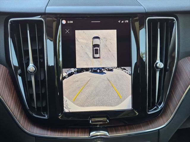 Certified 2024 Volvo XC60 B5 Plus AWD/4WD image 19