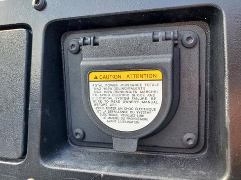 Used 2019 Toyota Tacoma TRD Sport image 9