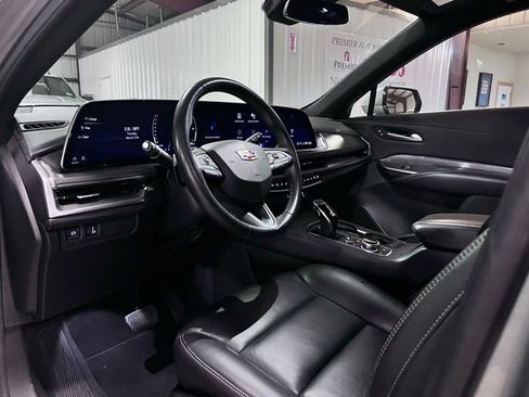 Used 2024 Cadillac XT4 Premium Luxury image 8
