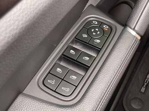 Certified 2023 Porsche Cayenne S Platinum AWD/4WD image 38