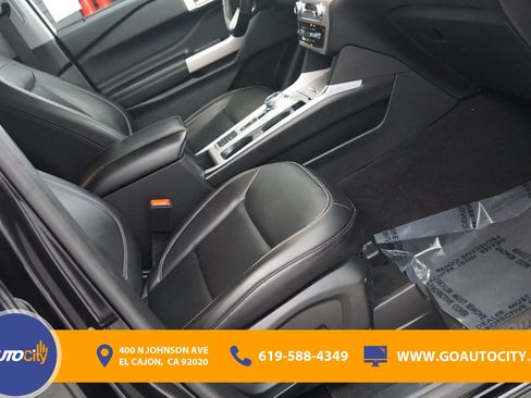 Used 2022 Ford Explorer XLT w/ Equipment Group 202A RWD image 8