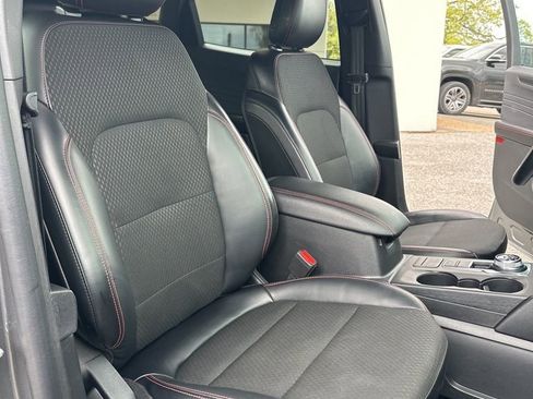 Used 2025 Ford Escape ST-Line Select AWD/4WD image 14