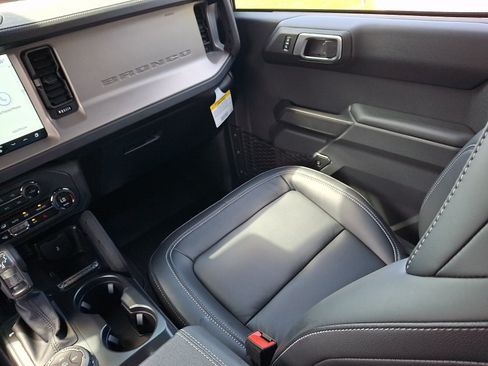 New 2026 Ford Bronco Outer Banks w/ Sasquatch Package AWD/4WD image 9