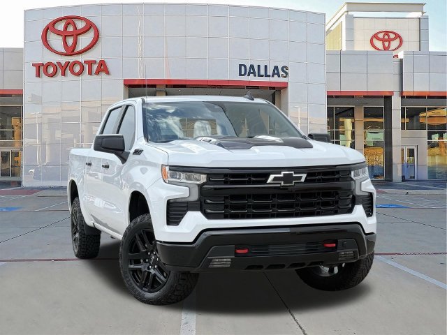 Used 2024 Chevrolet Silverado 1500 LT Trail Boss w/ Convenience Package II AWD/4WD image 1