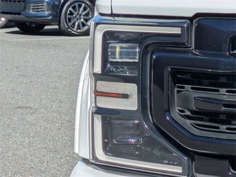 Used 2021 Ford F350 Lariat image 11