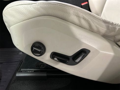 Certified 2023 Volvo XC60 B5 Plus image 11