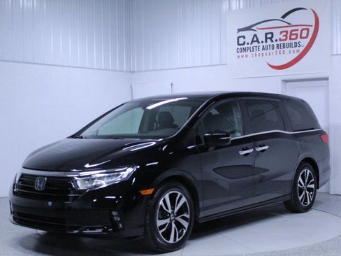 Used 2021 Honda Odyssey Touring image 2