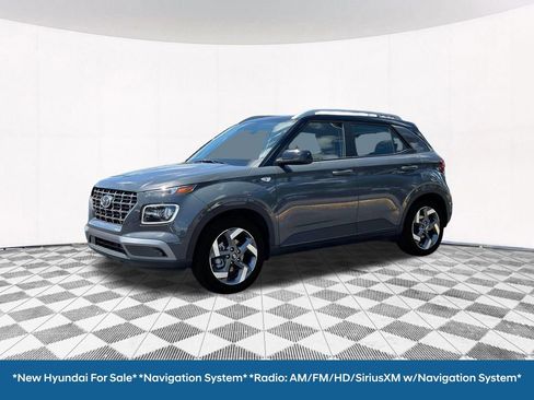 Used 2025 Hyundai Venue Limited image 2