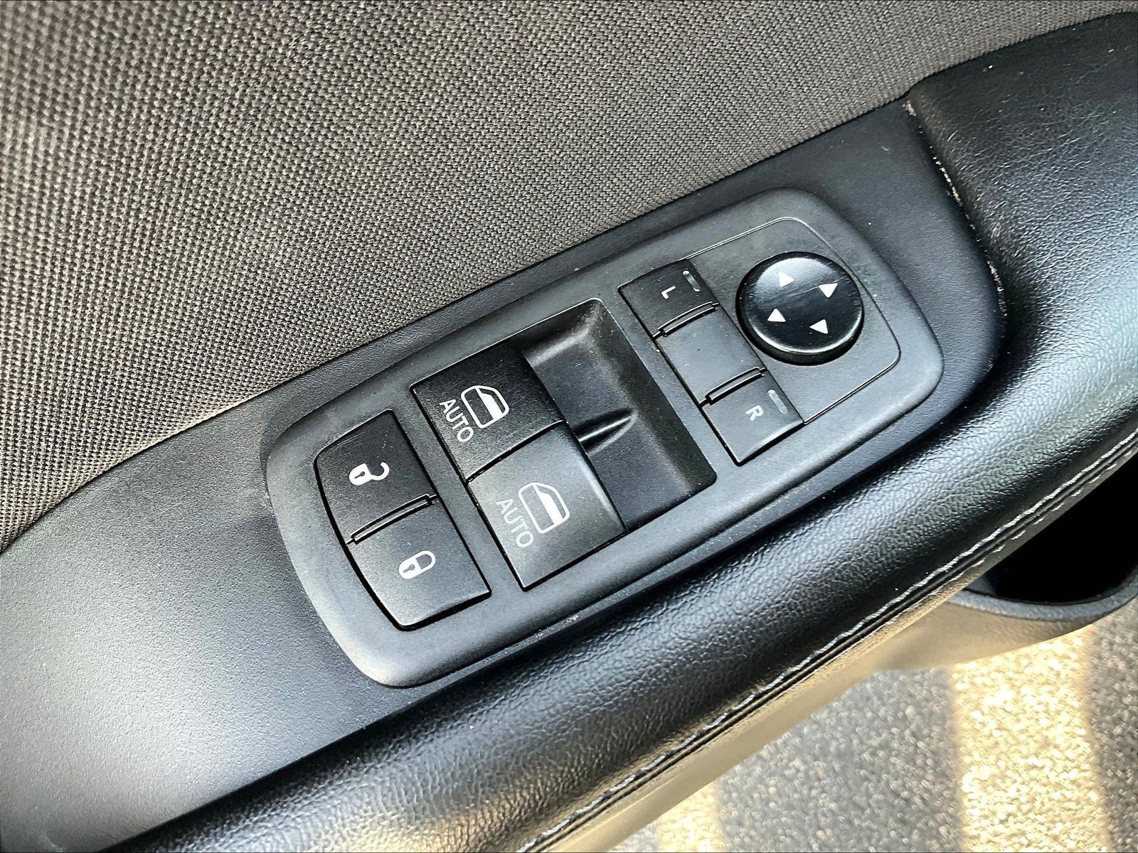 Used 2021 Dodge Challenger SXT RWD image 34