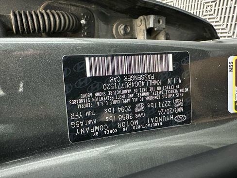 Used 2024 Hyundai Elantra SE FWD image 30