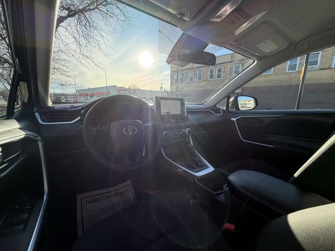 Used 2025 Toyota RAV4 LE image 17