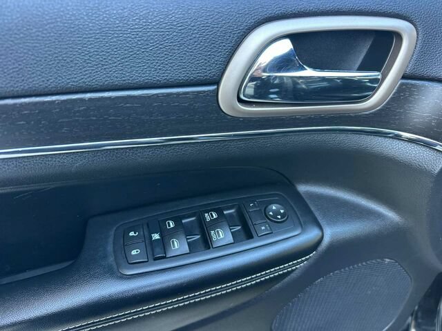 Used 2016 Jeep Grand Cherokee Limited w/ Trailer Tow Group IV AWD/4WD image 11