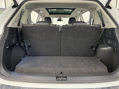 Used 2024 Volkswagen Tiguan Wolfsburg Edition image 36