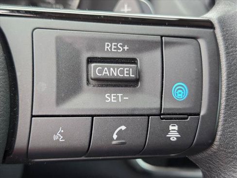Used 2023 Nissan Rogue SV FWD image 10