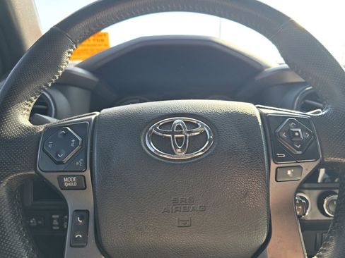 Certified 2017 Toyota Tacoma TRD Sport image 21