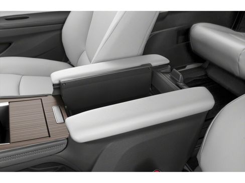 Used 2021 Toyota Sienna XLE w/ XLE Plus Package AWD/4WD image 9