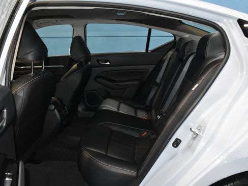 Certified 2024 Nissan Altima 2.0 SR image 17