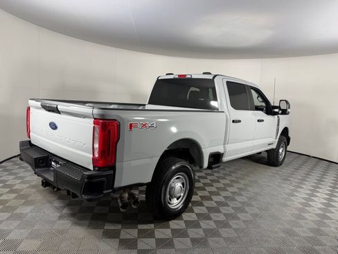 Used 2025 Ford F250 XL w/ FX4 Off-Road Package image 5