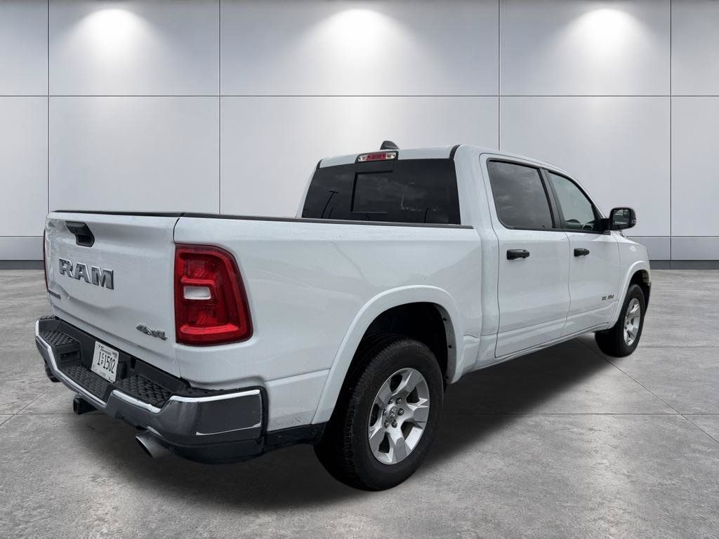 Used 2025 RAM 1500 Big Horn AWD/4WD image 3