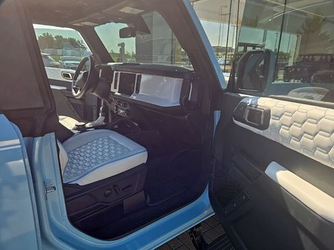 Used 2024 Ford Bronco Outer Banks AWD/4WD image 15