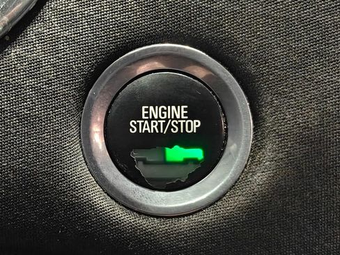 Used 2017 Chevrolet Malibu LT FWD image 10