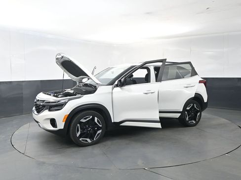 Used 2024 Kia Seltos SX w/ SX Sunroof Package image 20