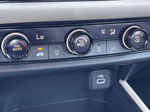 Certified 2023 Honda HR-V LX image 30
