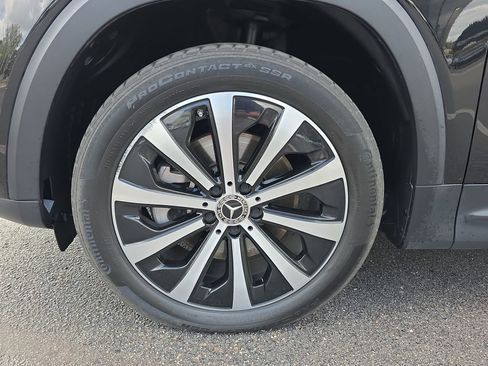 Used 2023 Mercedes-Benz GLB 250 image 9