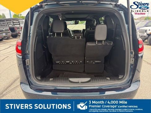 Used 2023 Chrysler Pacifica Limited w/ Uconnect Theater Family Group AWD/4WD image 10