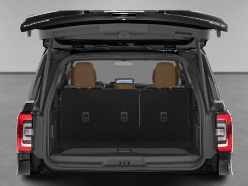 Used 2024 Ford Expedition Max XLT image 8