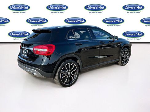 Used 2017 Mercedes-Benz GLA 250 w/ Premium Package image 7
