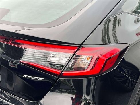Used 2022 Honda Civic Sport image 11