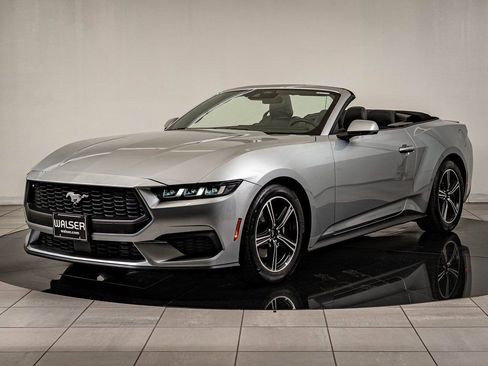 Used 2025 Ford Mustang Premium image 2