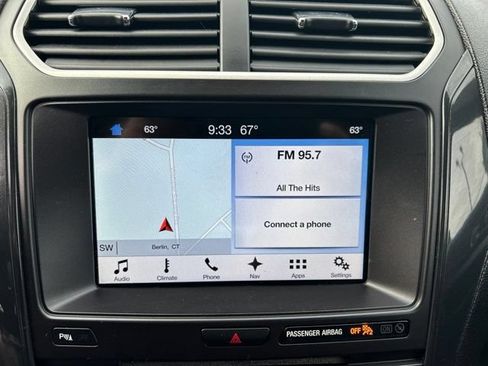 Used 2017 Ford Explorer XLT w/ Equipment Group 202A AWD/4WD image 21