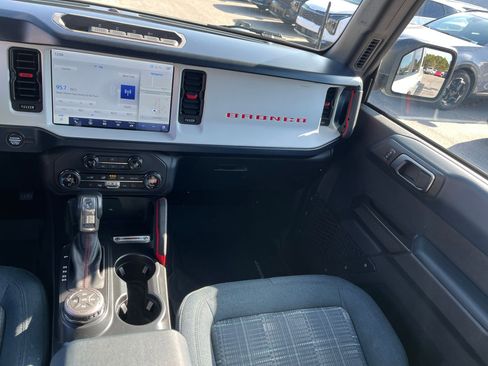 Used 2024 Ford Bronco Heritage Edition image 13