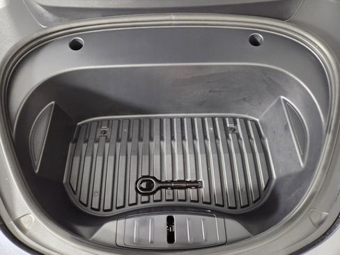 Used 2023 Tesla Model 3 Standard Range image 30