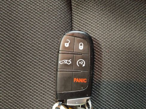 Used 2019 Dodge Charger SXT AWD/4WD image 32