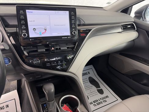 Used 2023 Toyota Camry XLE image 4