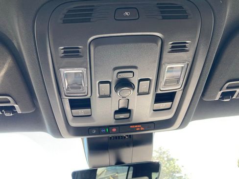 New 2025 Chevrolet Suburban Premier image 15