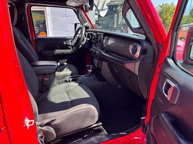 Used 2018 Jeep Wrangler Unlimited Sahara AWD/4WD image 8