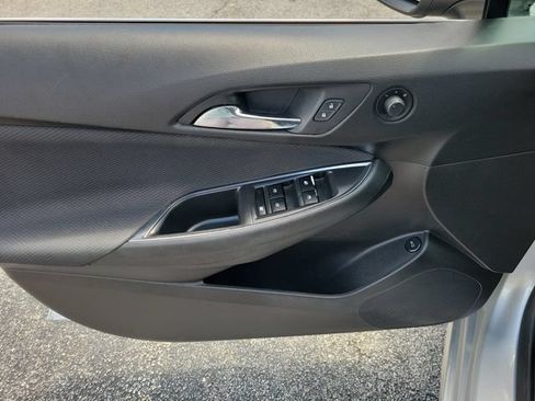 Used 2019 Chevrolet Cruze LT FWD image 22