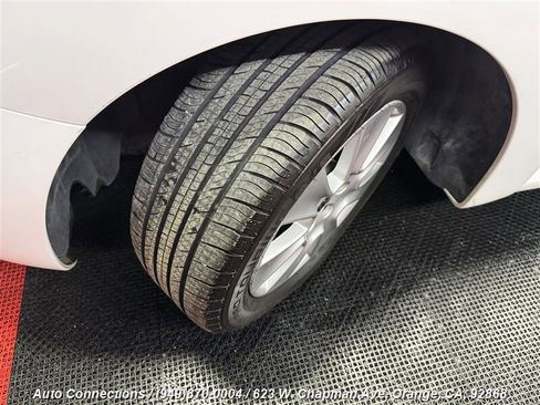 Used 2010 Volkswagen Beetle Convertible image 34