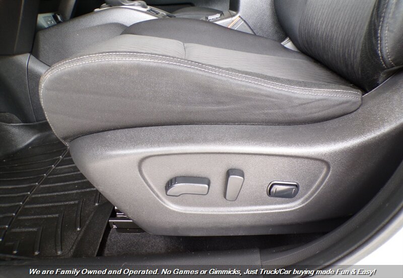 Used 2020 Nissan Rogue SV AWD/4WD image 13