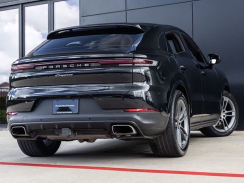 Certified 2024 Porsche Cayenne Coupe AWD/4WD image 11