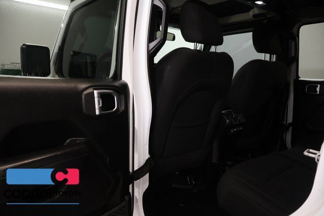 Used 2018 Jeep Wrangler Unlimited Sport S AWD/4WD image 30