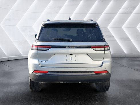 New 2026 Jeep Grand Cherokee Altitude AWD/4WD image 5