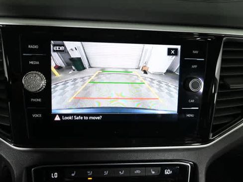 Used 2023 Volkswagen Atlas SEL AWD/4WD image 5