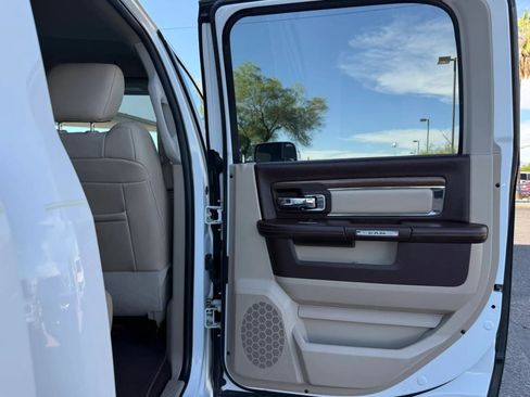 Used 2017 RAM 1500 Laramie AWD/4WD image 32