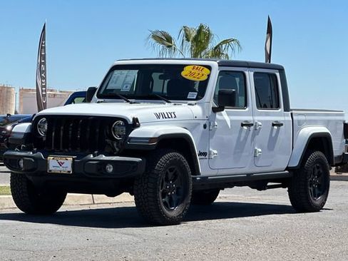 Certified 2022 Jeep Gladiator Sport AWD/4WD image 12